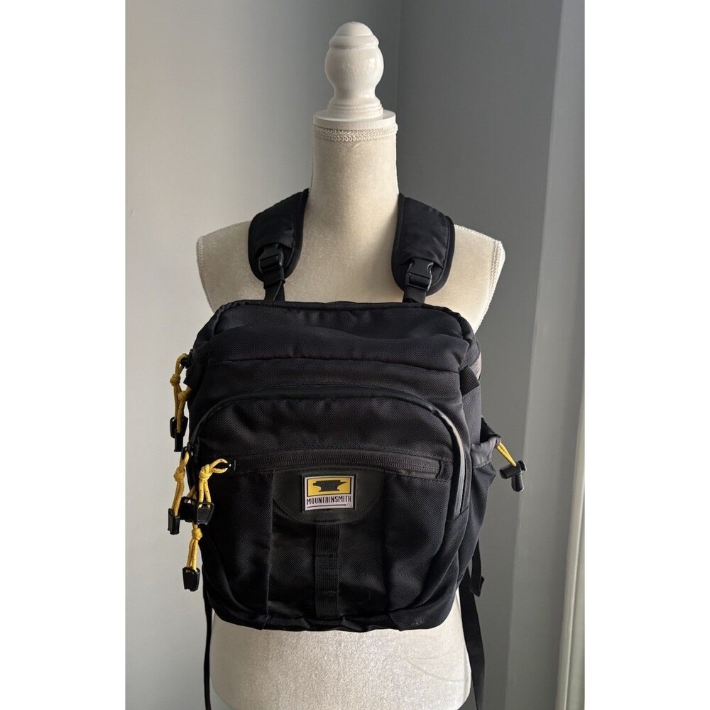 Mountainsmith Descent AT Camera Bag Front Chest Bag Heavy Duty Black Yellow Int